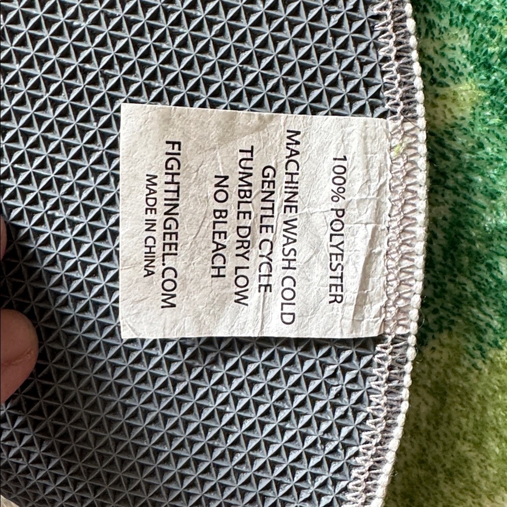 NWOT Fighting Eel Bathmat, Small, Green Ulu Print - Picture 3 of 3